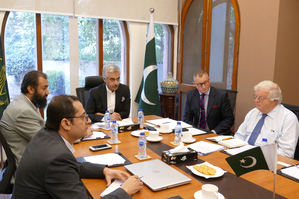 The CABROP team meeting with Minister Mian Iqbal at Punjab Board of Investment and Trade (PBIT) office in Lahore